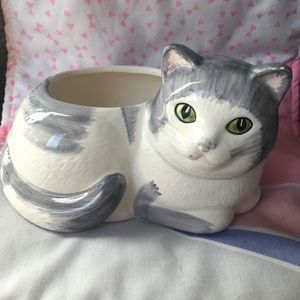 Cat planter